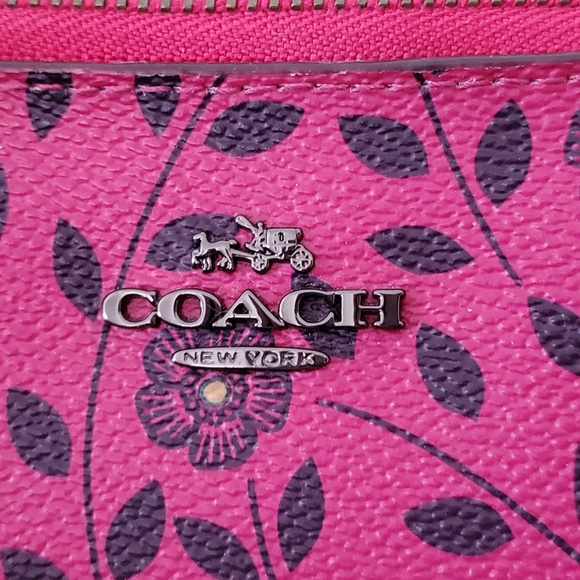 Coach New York Small Leather Cosmetic Case - Picture 3 of 5